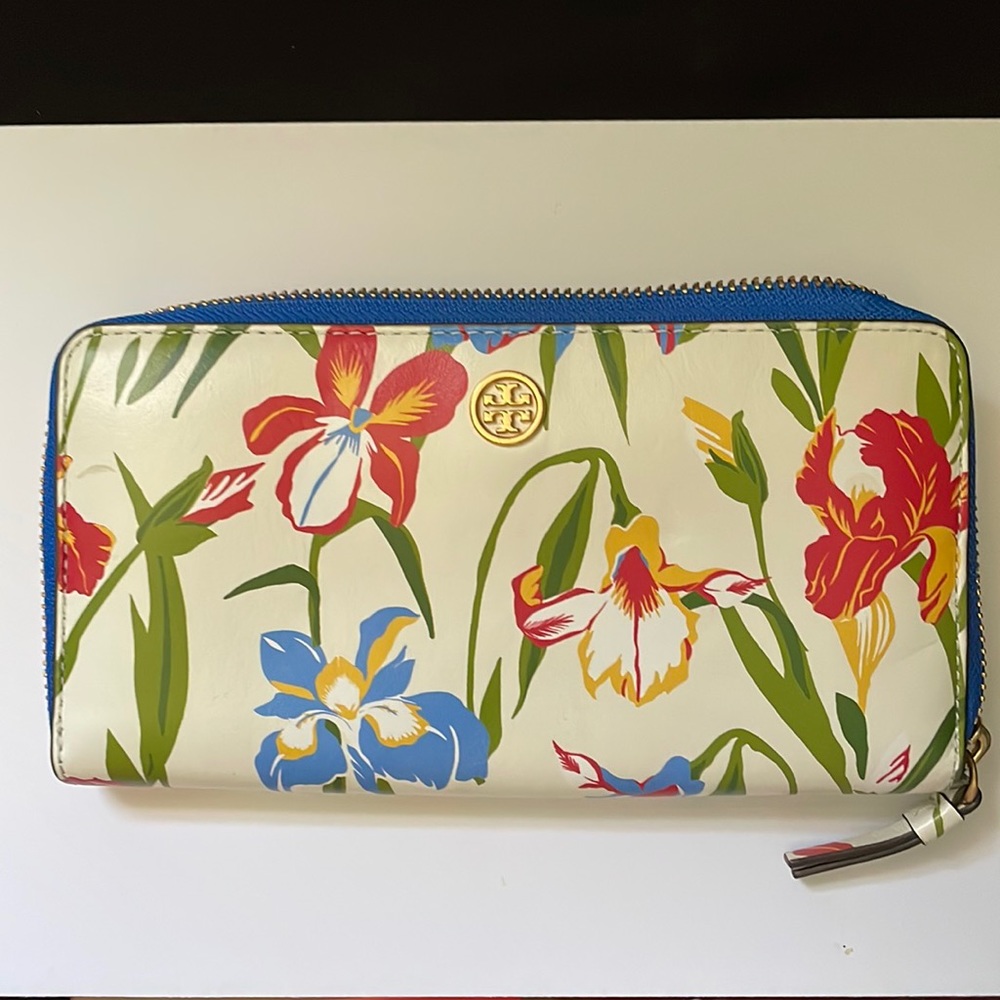 Tory Burch Cream Floral Zip-Around Continental Wallet with Blue Trim